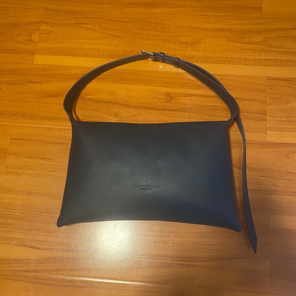 NWOT Teal Belt Puffin Bag